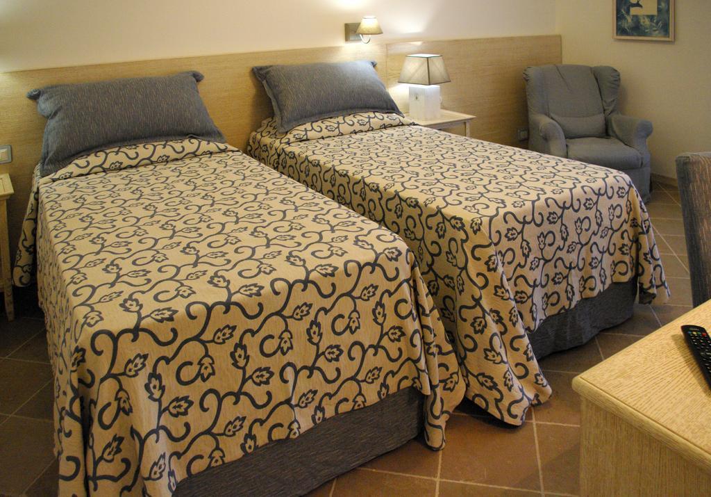 Masseria Torre Del Diamante Torre Canne Rum bild